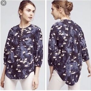 Maeve by Anthropologie Navy and Cream Swan-Print Half-Buttoned Tunic